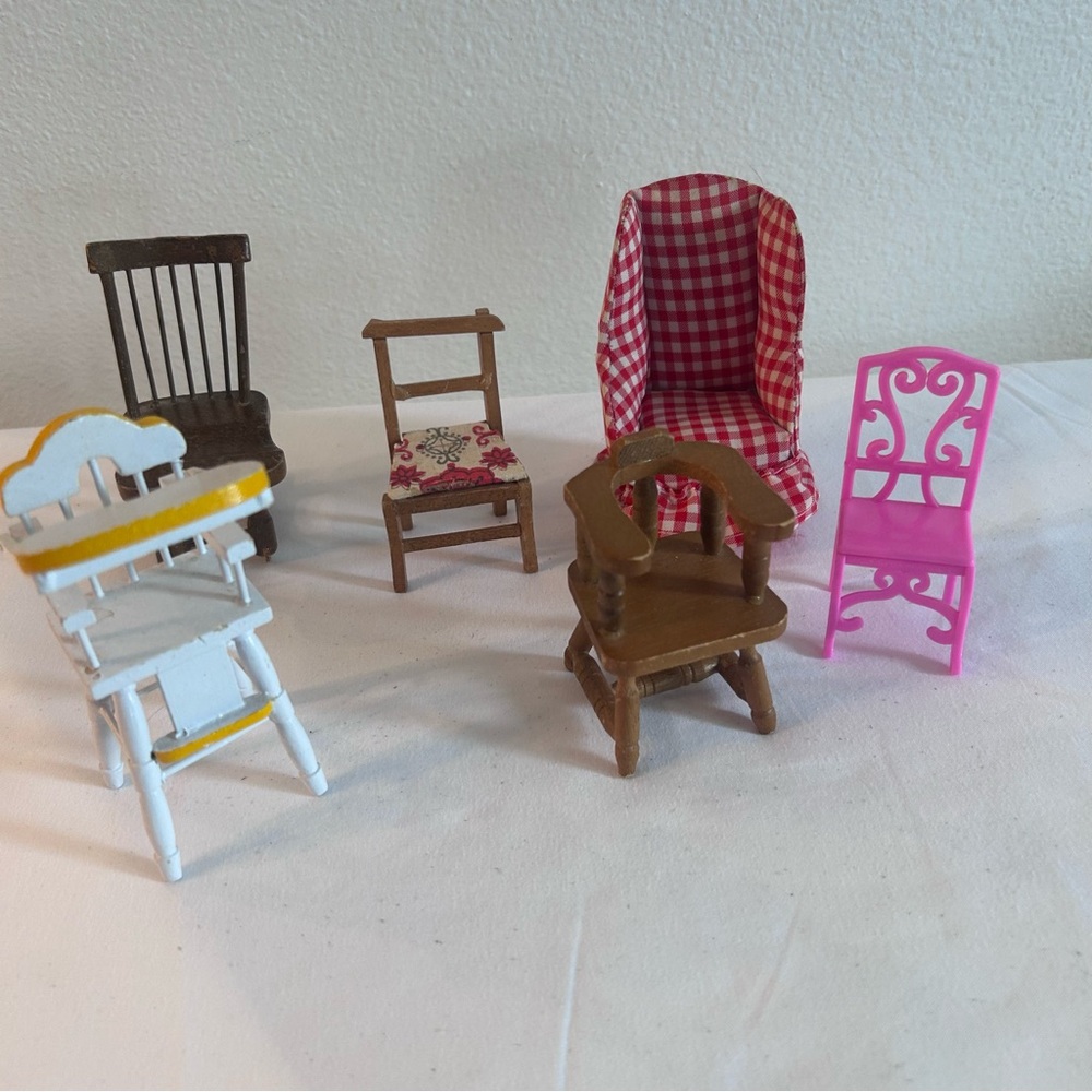 Source Unknown Dollhouse Furniture Set - White, Brown, Pink, Red